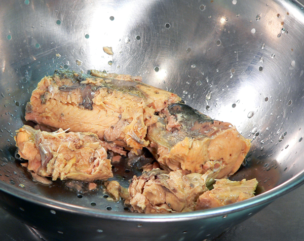 02_Salmon-Patties_canned-pink-salmon Drain the salmon.