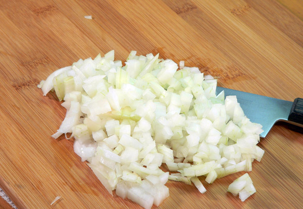 02_Sloppy-Joe's_chop-onions Chop some onions.