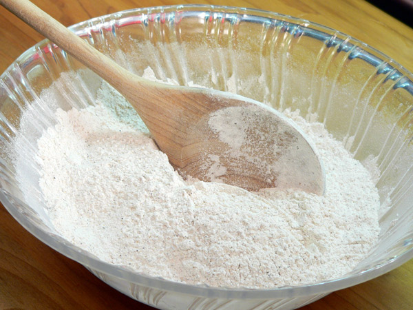 09_Chicken-Fried-Steak_stir-dry-ingredients-well Stir the dry ingredients well.