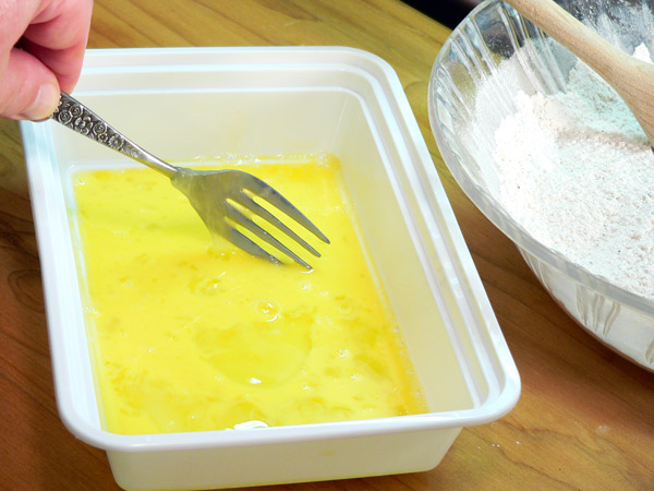 11_Chicken-Fried-Steak_eggs-stir-well Whisk the eggs with a fork or regular whisk.