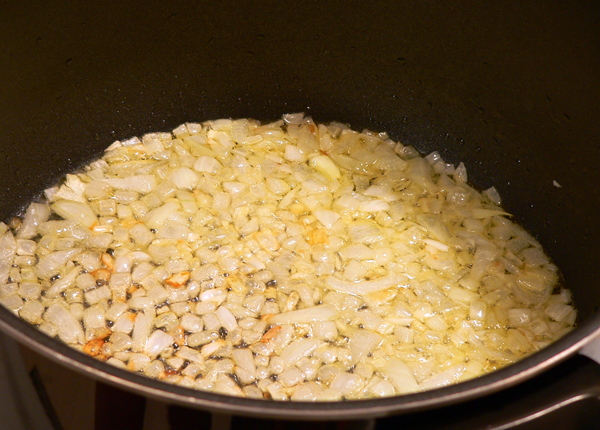 11_Chili-Con-Carne_simmer-onions Simmer the onions.