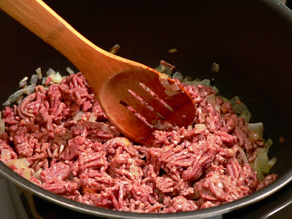 12_Chili-Con-Carne_add-ground-beef Add the ground beef.