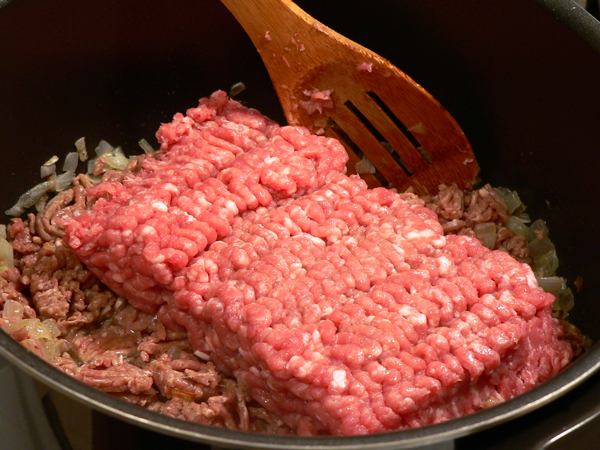 13_Chili-Con-Carne_add-ground-pork Add the pork.