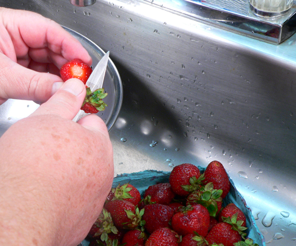14_M-Ruths-Strawberry-Cake_cut-caps