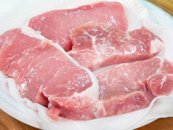 15_Pork-Chops_drain-chops Place on paper towels and let drain.