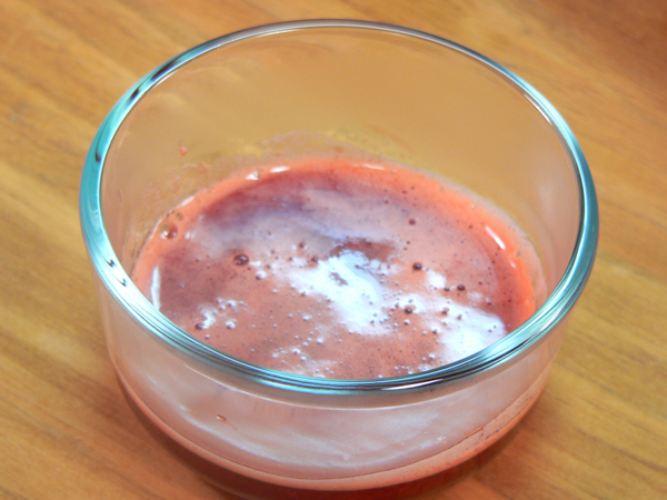 22_M-Ruths-Strawberry-Cake_reserve-juice