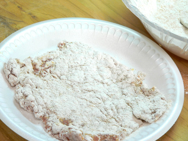 24_Chicken-Fried-Steak_dredge-set-aside Set the steak section aside.