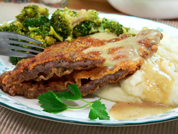 41_Chicken-Fried-Steak_serve Plate it up and serve.