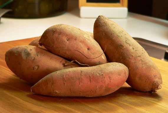Baked-Sweet-Potatoes-raw_01 Raw sweet potatoes waiting to be baked.
