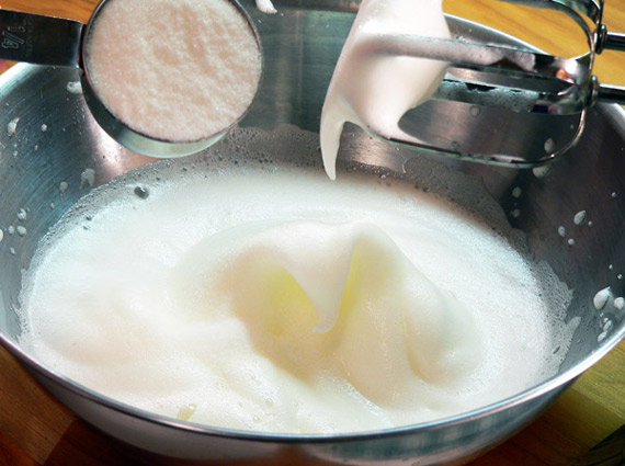 banana-pudding-meringue-add-sugar-21 add sugar to meringue mixture