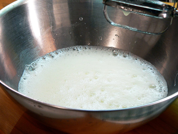 banana-pudding-meringue-egg-whites-beaten-18 beat egg whites for meringue