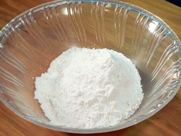 Basic-Pie-Crust_09_mixing-bowl Basic Pie Crust, mixing bowl.