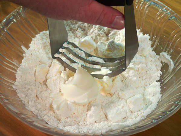 Basic-Pie-Crust_19_pastry-cutter Basic Pie Crust, using the pastry cutter.