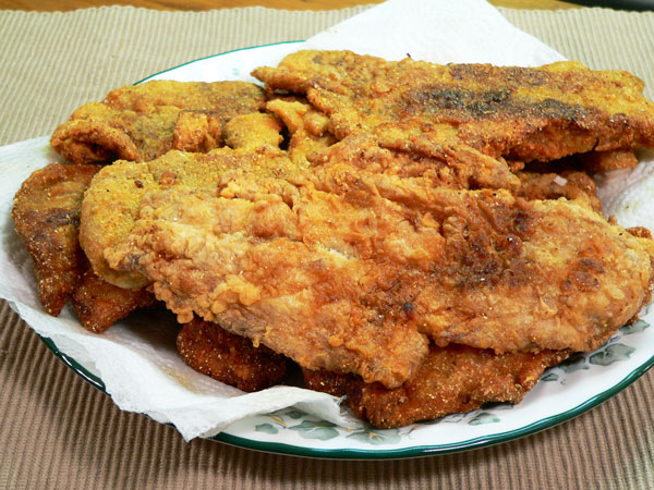 Blue-Fish_26_remove-to-plate Bluefish Recipe, place on a paper towel lined plate to drain.