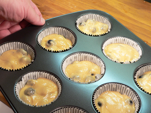 Blueberry-Muffins_27_tap-down-batter Blueberry Muffins, tap down the batter.