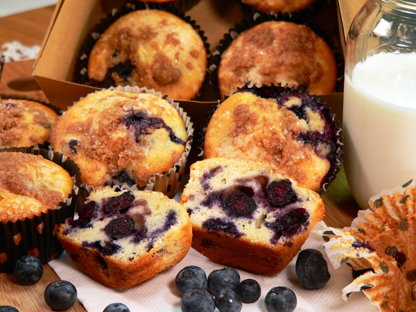 Blueberry-Muffins_32_serve-02 Blueberry Muffins, serve and Enjoy!