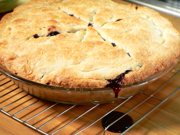 Blueberry-Pie_20_let-cool-on-wire-rack Blueberry Pie, let cool on a wire rack.
