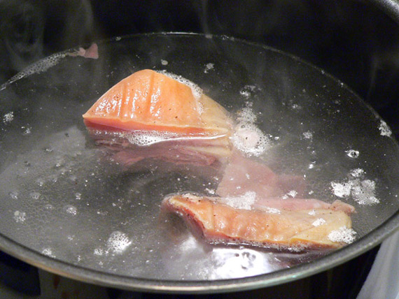 Collard-Greens_boil-the-ham-hocks_02