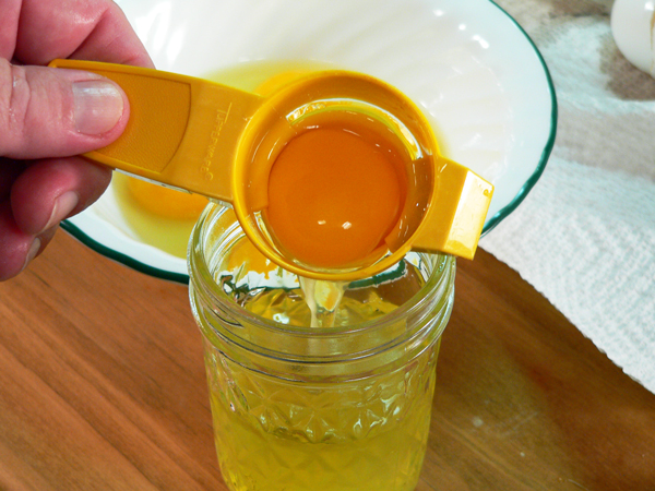 Peach-Preserve-Ice-Cream_11_separate-egg-yolks Peach Preserve Ice Cream, separate the egg yolks and whites.