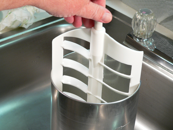 Peach-Preserve-Ice-Cream_30_insert-dasher Peach Preserve Ice Cream, insert dasher.