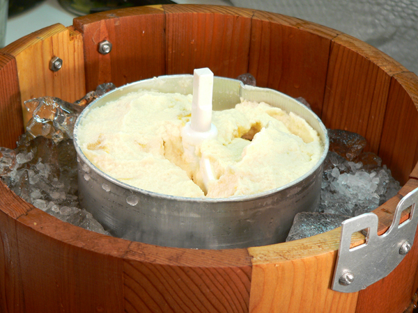 Peach-Preserve-Ice-Cream_39_remove-cannister-top Peach Preserve Ice Cream, remove the cannister top.