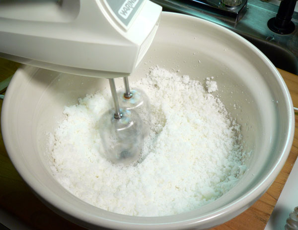 Red-Velvet-Cake, mix together.