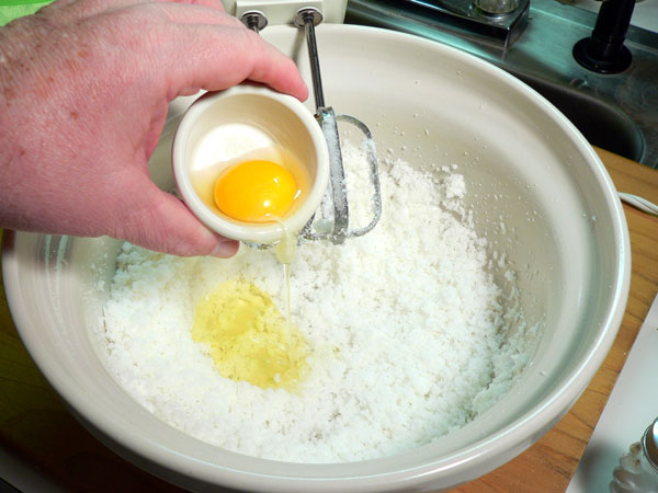Red-Velvet-Cake, add eggs, one at a time.