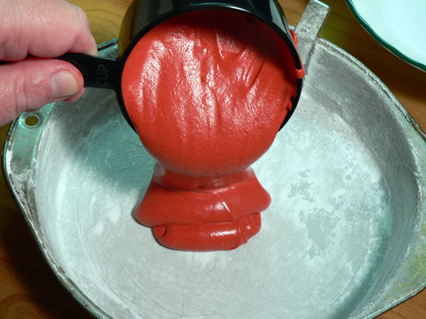 Red Velvet Cake, add the batter.