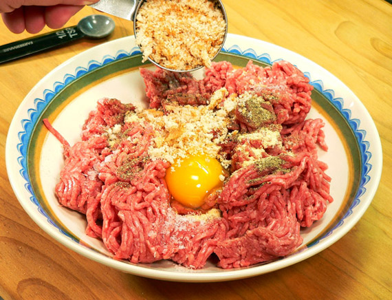 salisbury-steak-add-bread-crumbs-10 add some bread crumbs