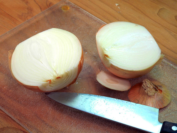 salisbury-steak-onions-split-15 split an onion