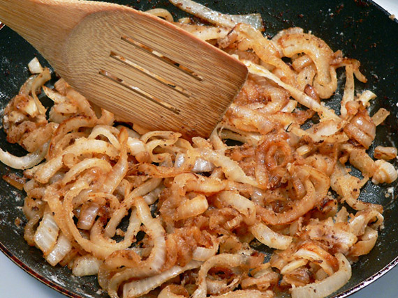 salisbury-steak-onions-sprinkle-flour-stir-24 stir the flour into the onions