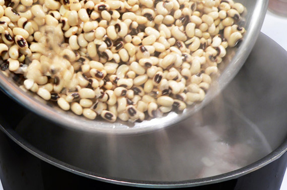 Southern-Blackeye-Peas-add-peas-09