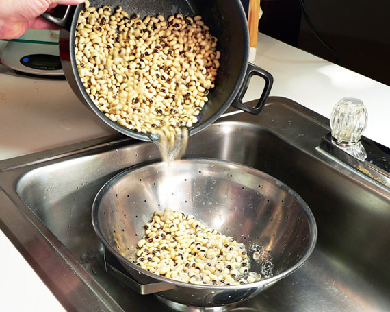 Southern-Blackeye-Peas-drain-again-06