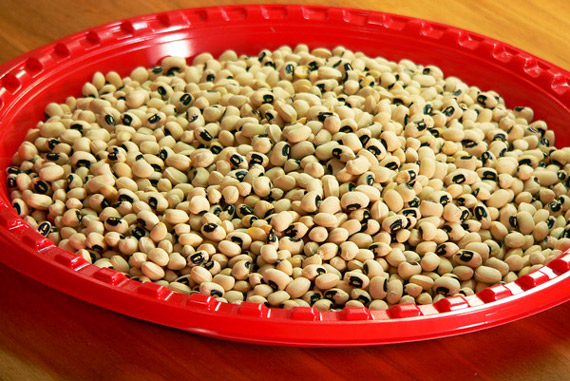 Southern-Blackeye-Peas-sort-02