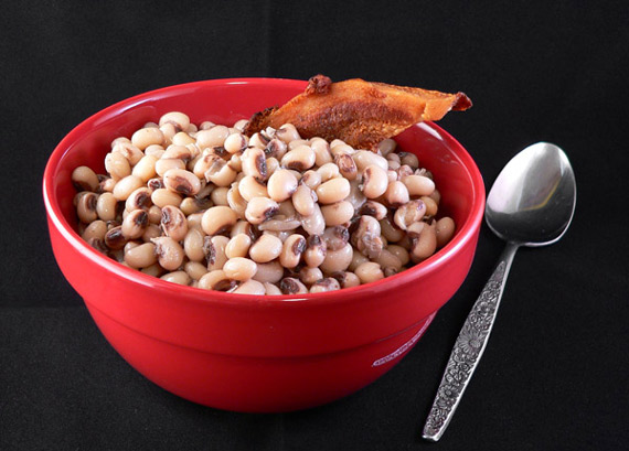 Southern-Blackeye-Peas_serving-bowl-19
