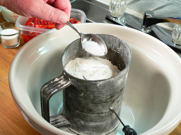 Strawberry-Shortcake_03_add-salt Strawberry Shortcake, add the salt.