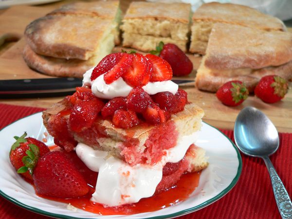 Strawberry-Shortcake_40_serve Strawberry Shortcake, add more whipped cream, garnish and serve. Enjoy.